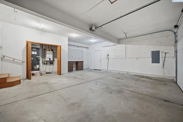 2460 Westmoreland Dr, Richland, WA 99354