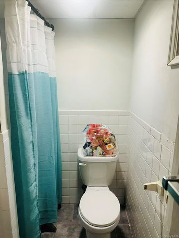 1134 S Everett Street, Valley Stream, NY 11580