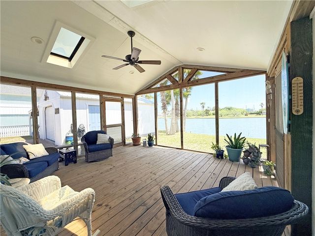 235 Ridge Harbor, Rockport, TX 78382