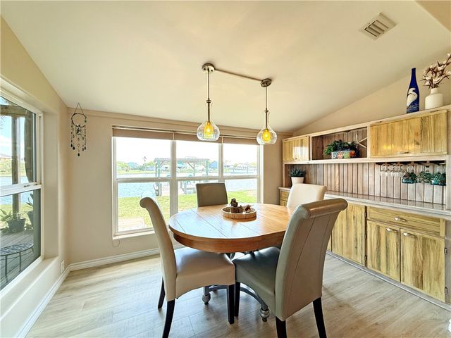 235 Ridge Harbor, Rockport, TX 78382