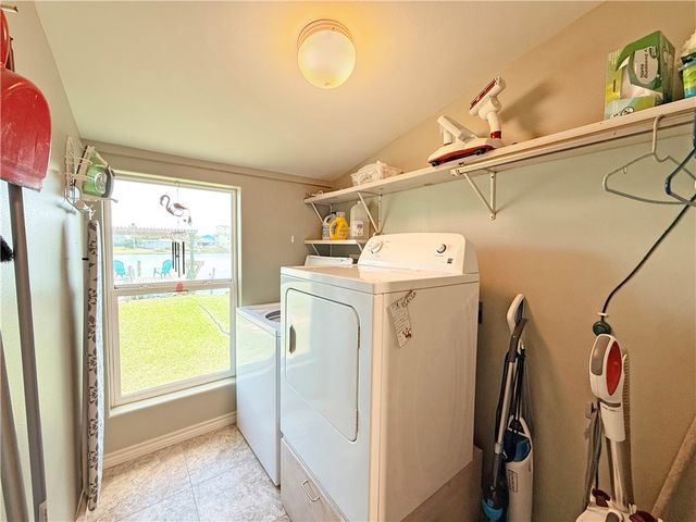 235 Ridge Harbor, Rockport, TX 78382