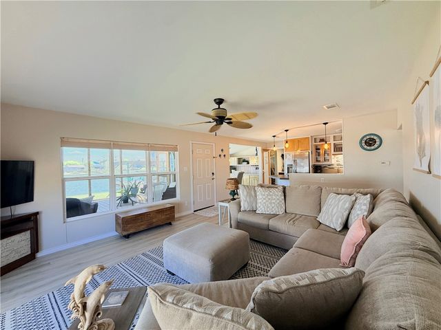 235 Ridge Harbor, Rockport, TX 78382