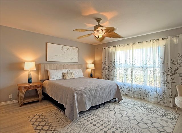235 Ridge Harbor, Rockport, TX 78382