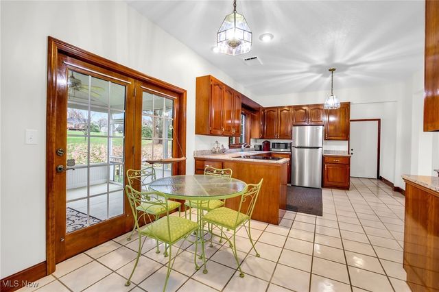 100 Merlot Court, Doylestown, OH 44230