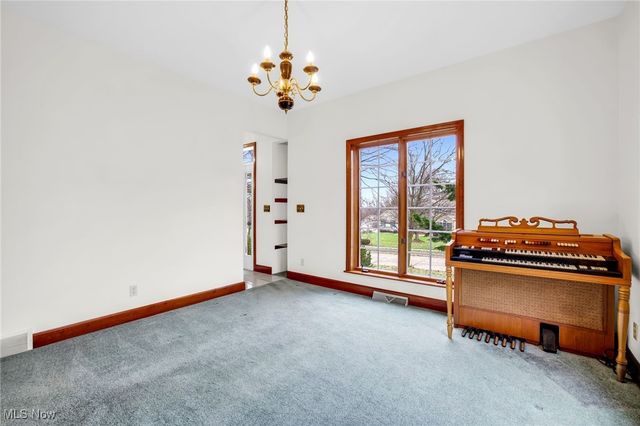 100 Merlot Court, Doylestown, OH 44230