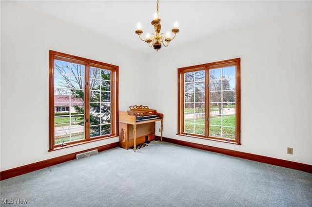 100 Merlot Court, Doylestown, OH 44230