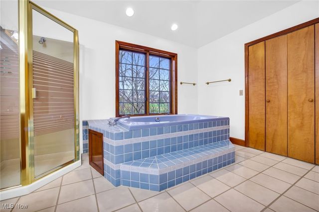 100 Merlot Court, Doylestown, OH 44230