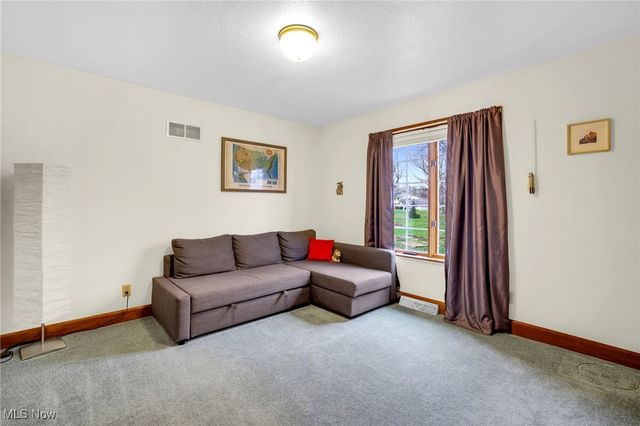 100 Merlot Court, Doylestown, OH 44230