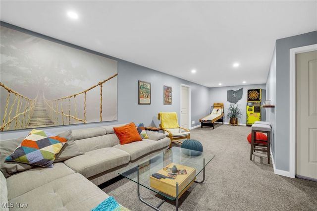 100 Merlot Court, Doylestown, OH 44230