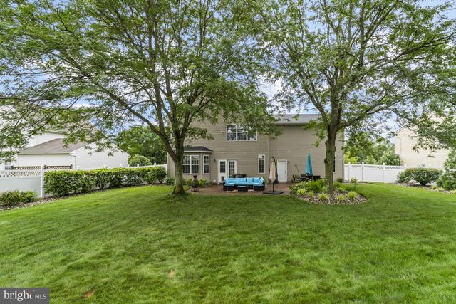 6 HEMPSTEAD CT, East Windsor, NJ 08520