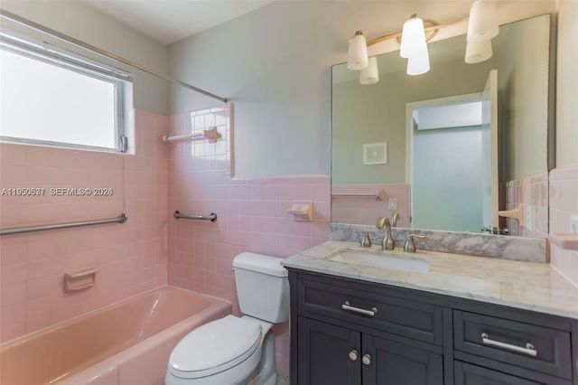 2215 Jackson St 3, Hollywood, FL 33020