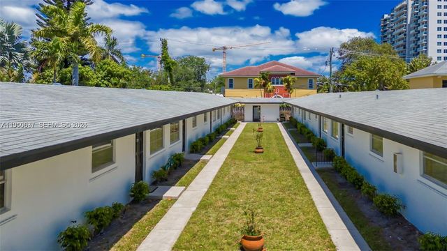 2215 Jackson St 3, Hollywood, FL 33020