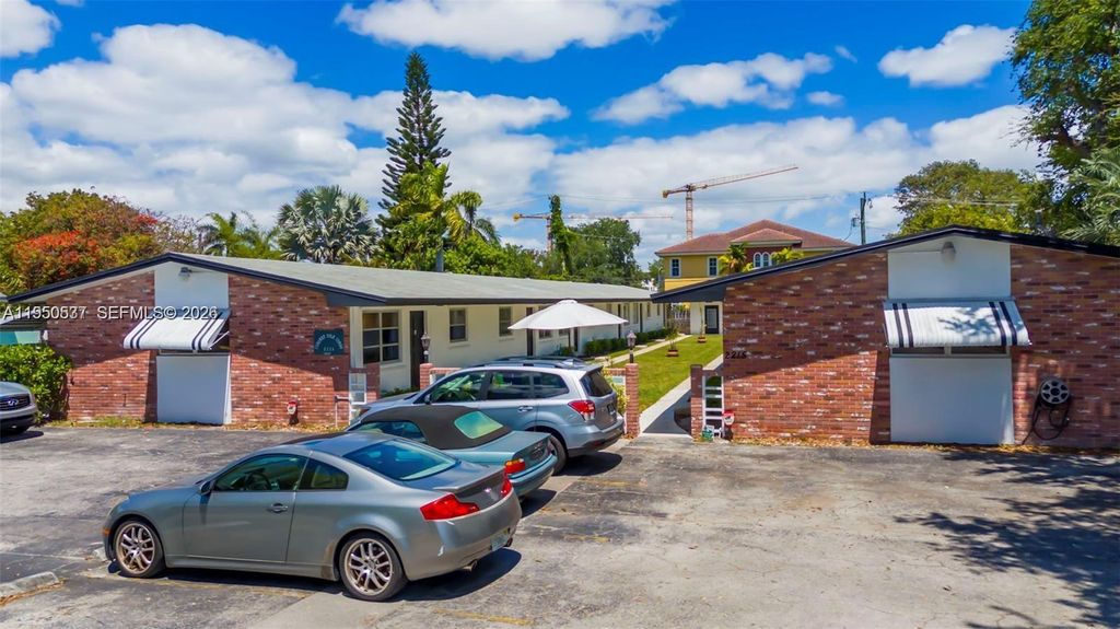 2215 Jackson St 3, Hollywood, FL 33020