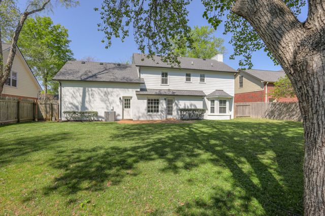 521 Maplegrove Dr, Franklin, TN 37064