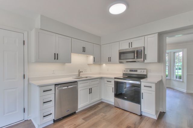 521 Maplegrove Dr, Franklin, TN 37064