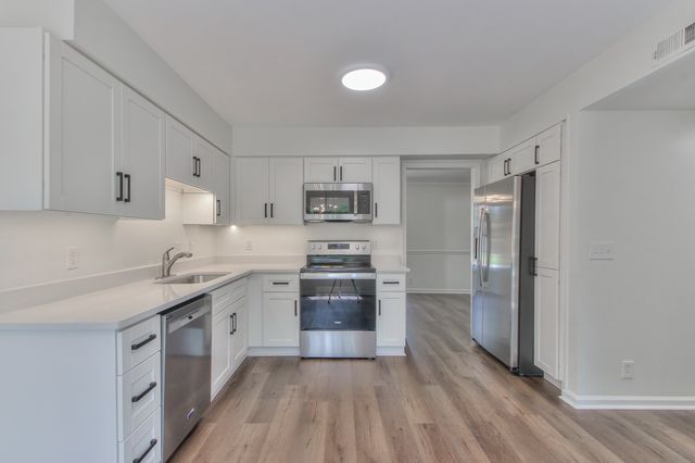 521 Maplegrove Dr, Franklin, TN 37064