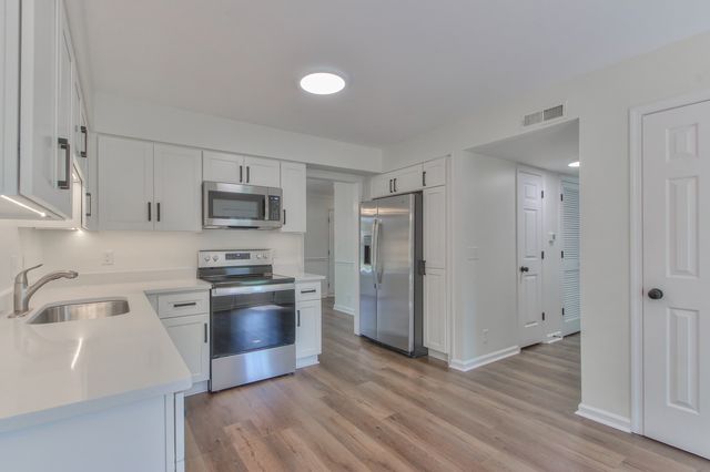 521 Maplegrove Dr, Franklin, TN 37064