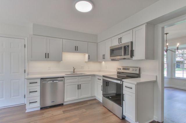 521 Maplegrove Dr, Franklin, TN 37064