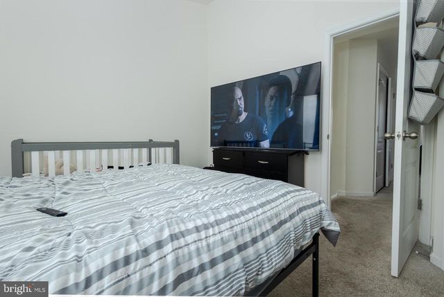 12 ORCHARD GREEN DR, Charles Town, WV 25414