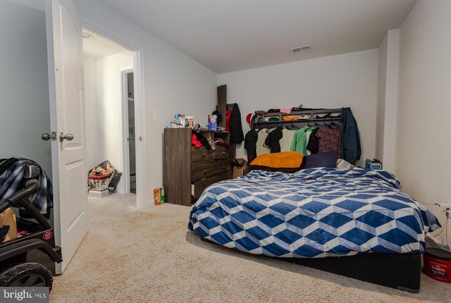 12 ORCHARD GREEN DR, Charles Town, WV 25414