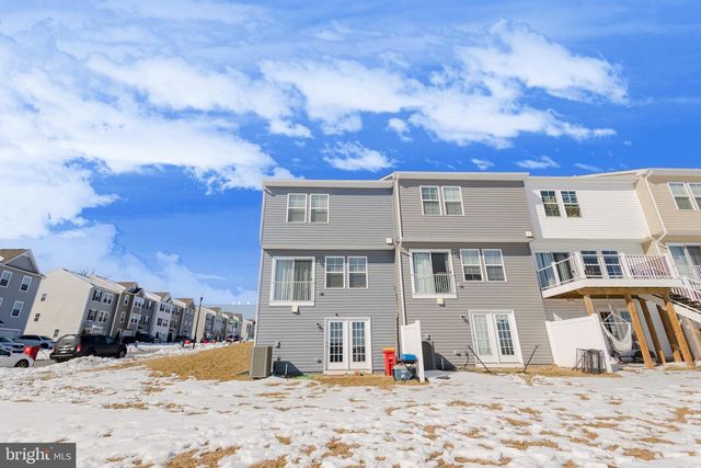 12 ORCHARD GREEN DR, Charles Town, WV 25414