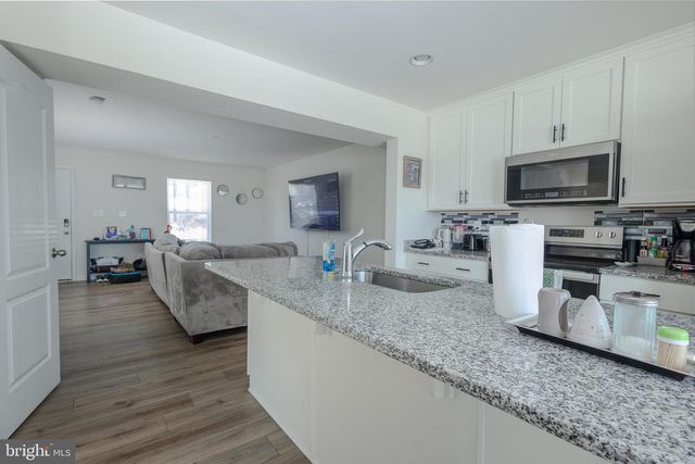 12 ORCHARD GREEN DR, Charles Town, WV 25414