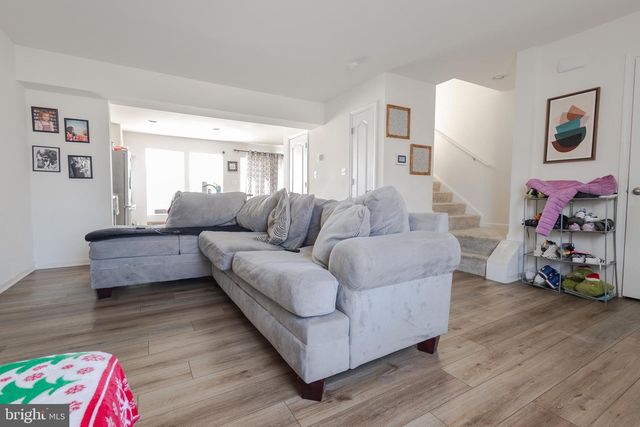 12 ORCHARD GREEN DR, Charles Town, WV 25414