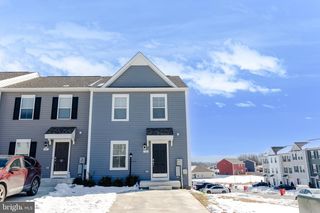 12 ORCHARD GREEN DR, Charles Town, WV 25414