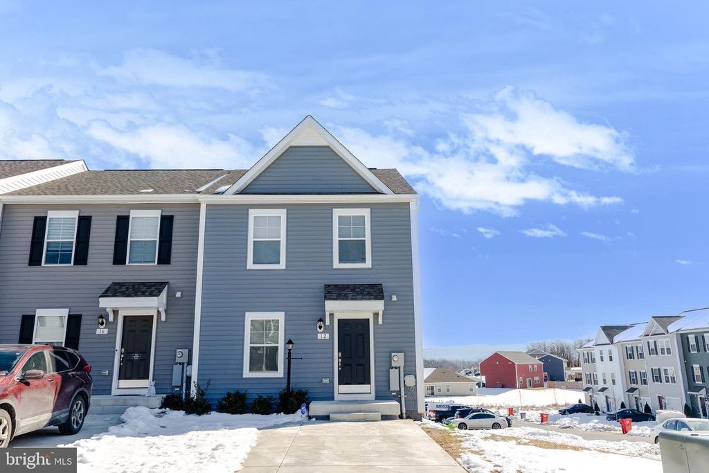 12 ORCHARD GREEN DR, Charles Town, WV 25414