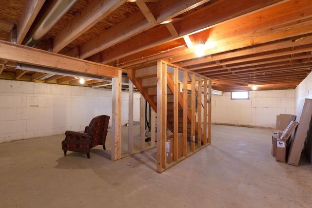 603 4th Ave., Parkersburg, IA 50665
