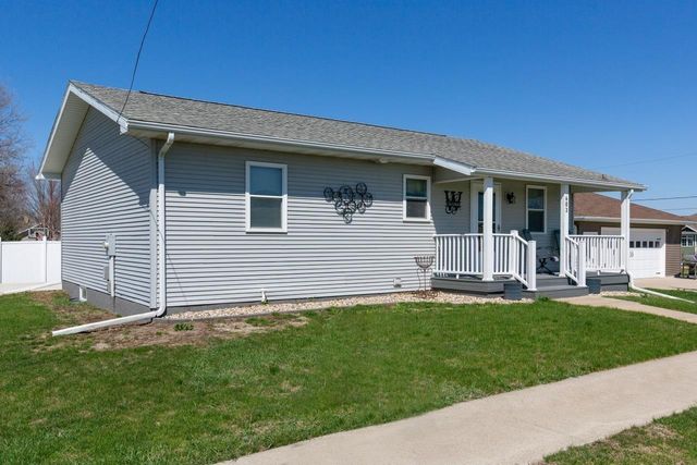 603 4th Ave., Parkersburg, IA 50665