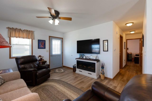 603 4th Ave., Parkersburg, IA 50665