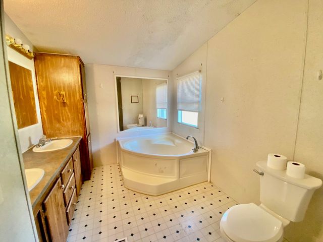 521 County Road 3070, Crockett, TX 75835