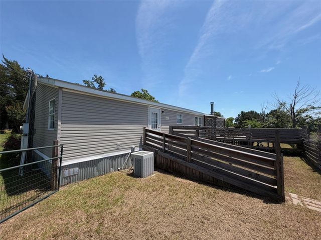 521 County Road 3070, Crockett, TX 75835
