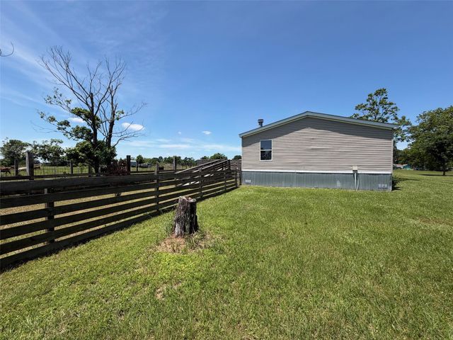 521 County Road 3070, Crockett, TX 75835