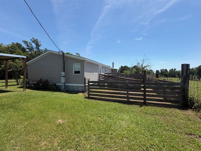 521 County Road 3070, Crockett, TX 75835