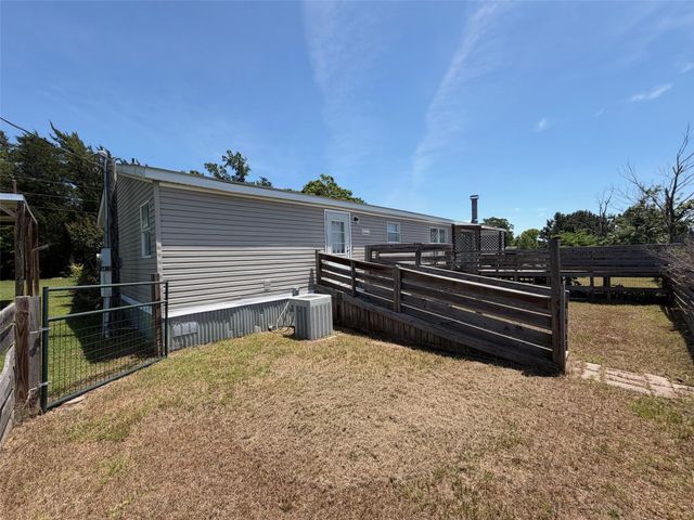 521 County Road 3070, Crockett, TX 75835