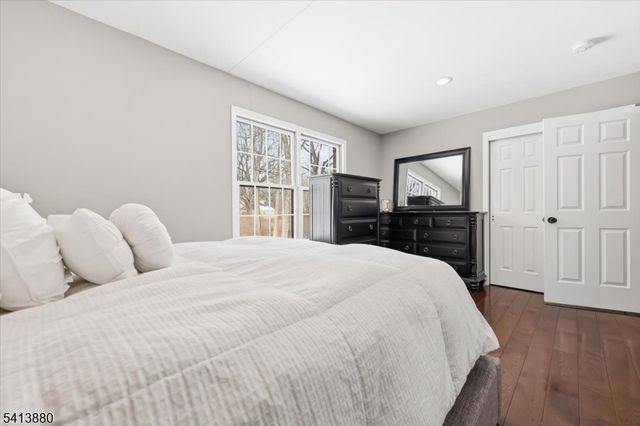 79 Melrose Dr, Chester Twp., NJ 07930