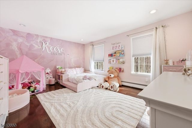 79 Melrose Dr, Chester Twp., NJ 07930