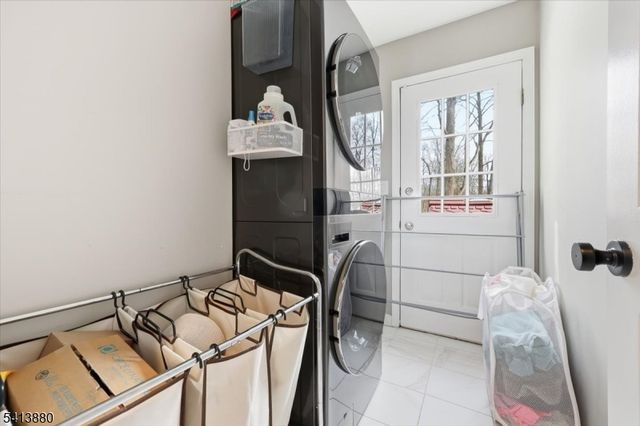 79 Melrose Dr, Chester Twp., NJ 07930