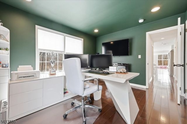 79 Melrose Dr, Chester Twp., NJ 07930