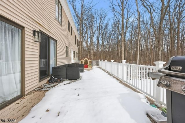 79 Melrose Dr, Chester Twp., NJ 07930