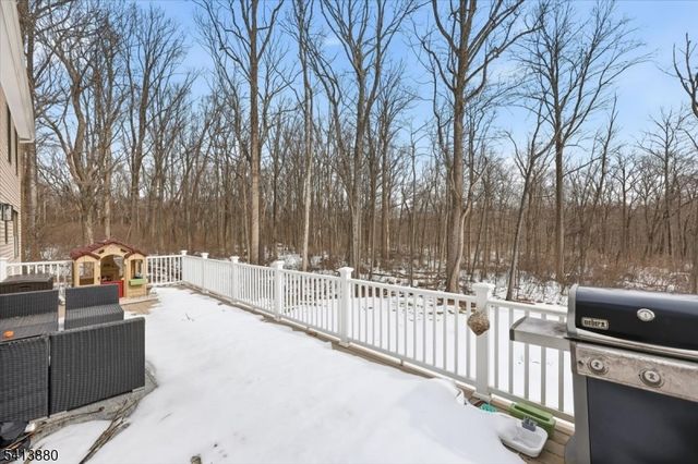 79 Melrose Dr, Chester Twp., NJ 07930