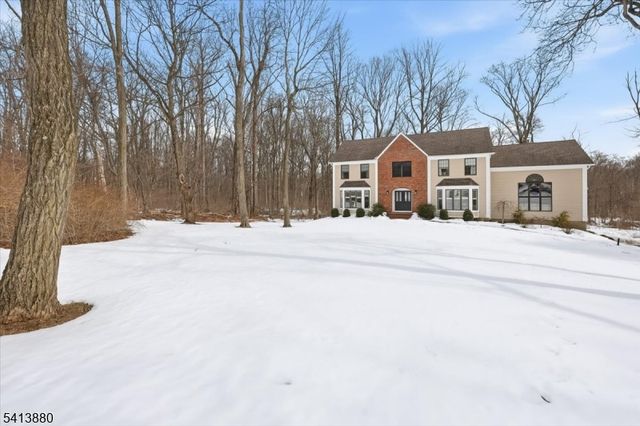 79 Melrose Dr, Chester Twp., NJ 07930