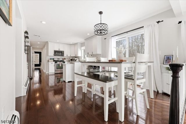 79 Melrose Dr, Chester Twp., NJ 07930