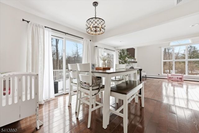 79 Melrose Dr, Chester Twp., NJ 07930