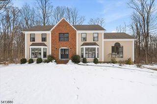 79 Melrose Dr, Chester Twp., NJ 07930
