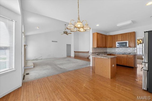 2450 Dunheath Lane, O'fallon, MO 63368