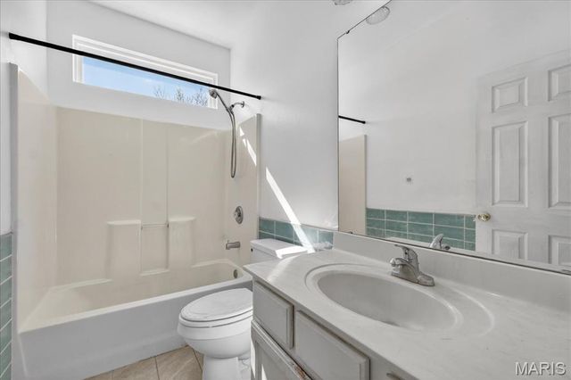 2450 Dunheath Lane, O'fallon, MO 63368