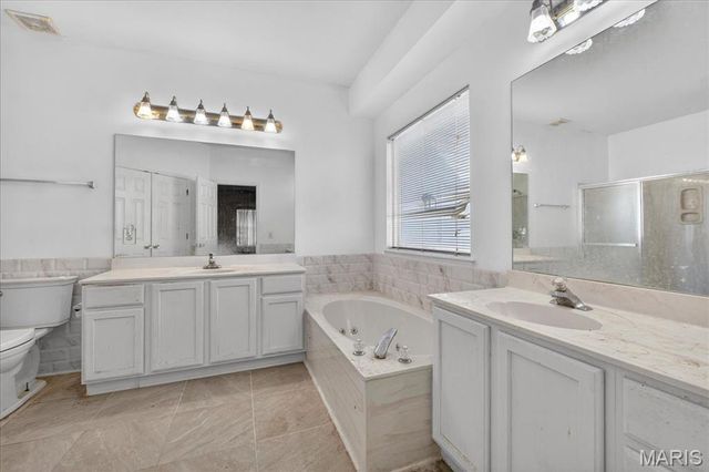 2450 Dunheath Lane, O'fallon, MO 63368